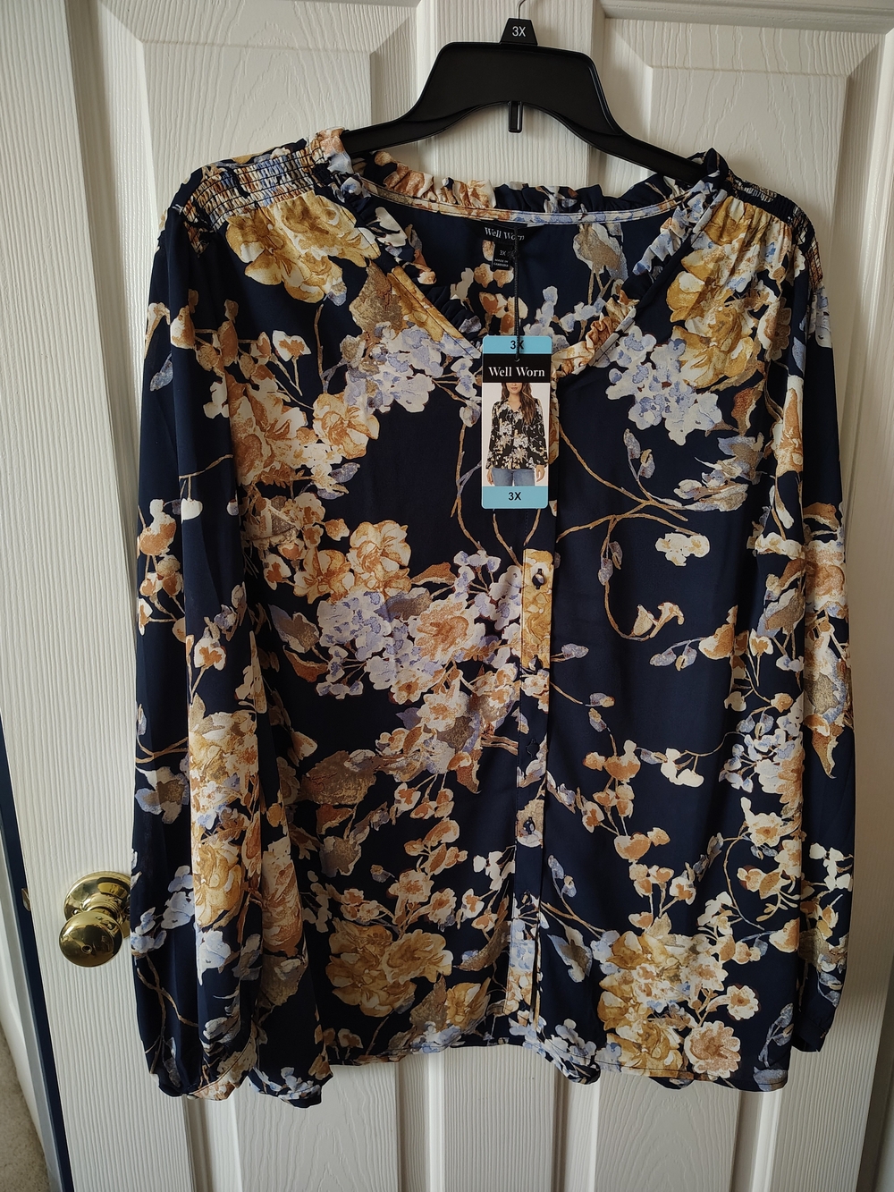 BNWT Women's Plus Size 3X Navy Floral Button-Front Women's Blouse